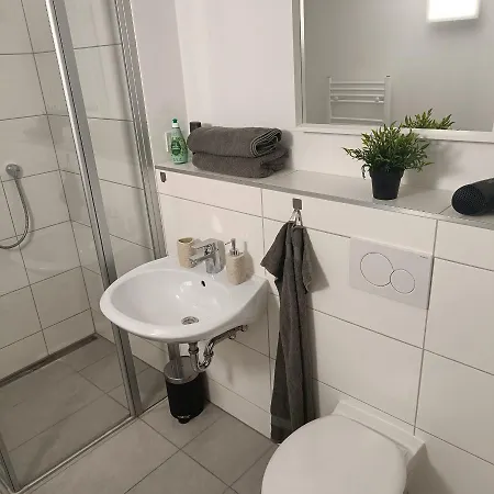& Moeblierte In Kahl Am Main, Self-check-in, W-lan, Kuechenzeile Fuer Selbstversorgung, Pkw-platz Penzion