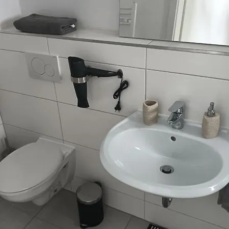 & Moeblierte In Kahl Am Main, Self-check-in, W-lan, Kuechenzeile Fuer Selbstversorgung, Pkw-platz