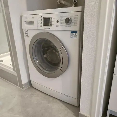 Konukevi & Moeblierte In Kahl Am Main, Kontaktloser Self Check-in, W-lan, Schreibtisch, Duschbad, Kuechenzeile, Pkw-plaetze *