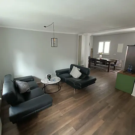 Penzion & Moeblierte In Kahl Am Main, Self-check-in, W-lan, Kuechenzeile Fuer Selbstversorgung, Pkw-platz