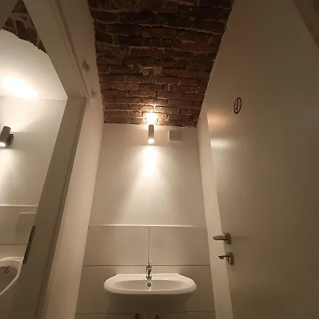 & Moeblierte In Kahl Am Main, Self-check-in, W-lan, Kuechenzeile Fuer Selbstversorgung, Pkw-platz Penzion Kahl am Main