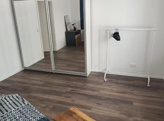 Pensjonat & Moeblierte In Kahl Am Main, Self-check-in, W-lan, Kuechenzeile Fuer Selbstversorgung, Pkw-platz