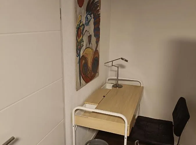 & Moeblierte In Kahl Am Main, Self-check-in, W-lan, Kuechenzeile Fuer Selbstversorgung, Pkw-platz Pensjonat 4*