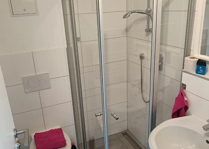 Pensjonat & Moeblierte In Kahl Am Main, Self-check-in, W-lan, Kuechenzeile Fuer Selbstversorgung, Pkw-platz