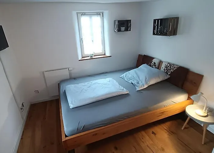 Pensjonat & Moeblierte In Kahl Am Main, Self-check-in, W-lan, Kuechenzeile Fuer Selbstversorgung, Pkw-platz 4*