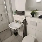 & Moeblierte In Kahl Am Main, Self-check-in, W-lan, Kuechenzeile Fuer Selbstversorgung, Pkw-platz Casa de hóspedes