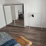 Casa de hóspedes & Moeblierte In Kahl Am Main, Self-check-in, W-lan, Kuechenzeile Fuer Selbstversorgung, Pkw-platz