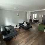 Casa de hóspedes & Moeblierte In Kahl Am Main, Self-check-in, W-lan, Kuechenzeile Fuer Selbstversorgung, Pkw-platz