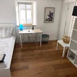 Casa de hóspedes & Moeblierte In Kahl Am Main, Self-check-in, W-lan, Kuechenzeile Fuer Selbstversorgung, Pkw-platz