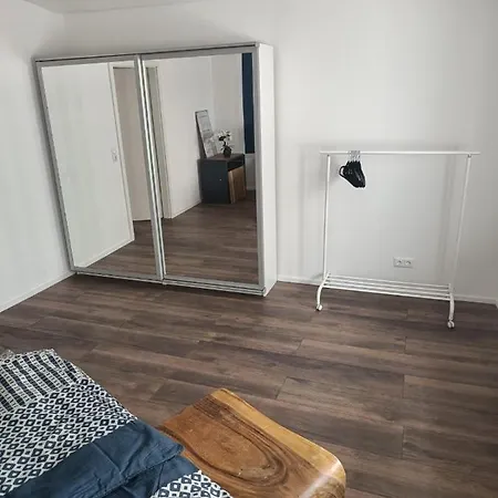 Vendégház & Moeblierte In Kahl Am Main, Self-check-in, W-lan, Kuechenzeile Fuer Selbstversorgung, Pkw-platz