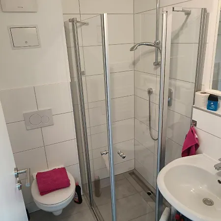 Guest house & Kahl: Self Check-in & Furnished Comfort