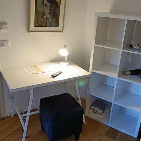 & Kahl: Self Check-in & Furnished Comfort Guest house