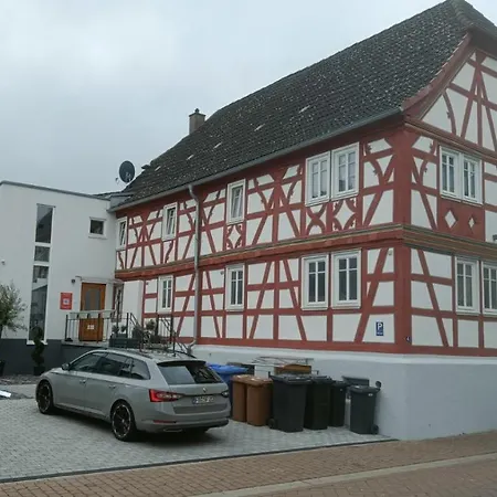 & Moeblierte In Kahl Am Main, Self-check-in, W-lan, Kuechenzeile Fuer Selbstversorgung, Pkw-platz Maison d'hôtes 4*