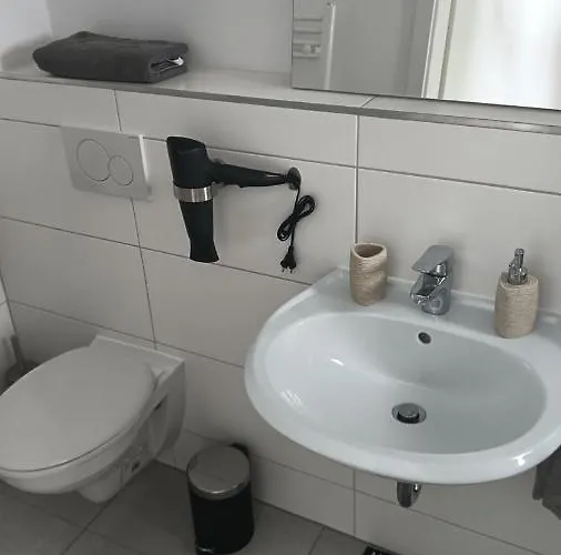 & Moeblierte In Kahl Am Main, Self-check-in, W-lan, Kuechenzeile Fuer Selbstversorgung, Pkw-platz