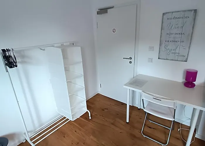 & Moeblierte In Kahl Am Main, Self-check-in, W-lan, Kuechenzeile Fuer Selbstversorgung, Pkw-platz Maison d'hôtes