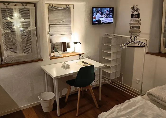 & Moeblierte In Kahl Am Main, Self-check-in, W-lan, Kuechenzeile Fuer Selbstversorgung, Pkw-platz Maison d'hôtes Kahl am Main