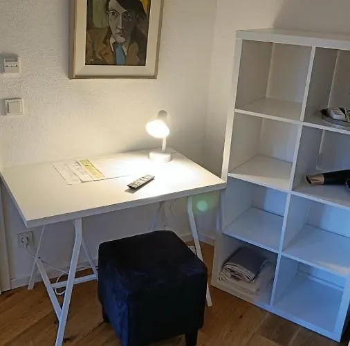 & Moeblierte In Kahl Am Main, Self-check-in, W-lan, Kuechenzeile Fuer Selbstversorgung, Pkw-platz Maison d'hôtes